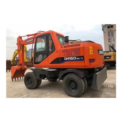 China 15 tons of wheel high quality Korean excavator brand DOOSAN DH150W-7 is sold with free crushing system and a gift crushing hammer 0.6mÂ ³ for sale