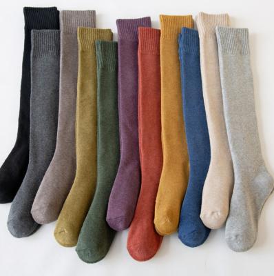 China Keep Calcatines Cotton Solid Color Media Extra Thick Thigh High Knee High Sale Socks Custom Wholesale Soft Warm Warm Women's Knee High Socks for sale