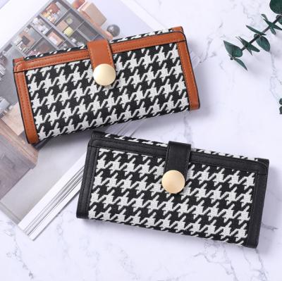 China 2023 Popular Fashion Designer Ladies Long Zipper Mobile Phone Clutch Purse Wax Leather Multiple Credit Card Holder Wallet Women for sale