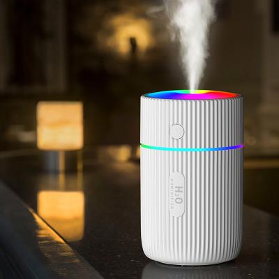 China Portable Humidifier USB Ultrasonic Car Oil Diffuser Air Humidifier H2O Mist Essential Diffuser Aroma Diffuser 300ml Humidifier for sale