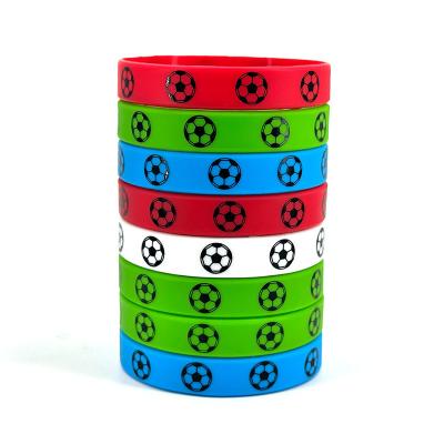 Chine Logo de l'usine/Lettre/Parole/Pattern Bracelets en silicone imprimés personnalisés Jeu de football Souvenir cadeau Bracelets en silicone à vendre