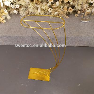 China Light weight 2020 electroplate gold wedding event flower vase centerpiece for decoration on the table for sale