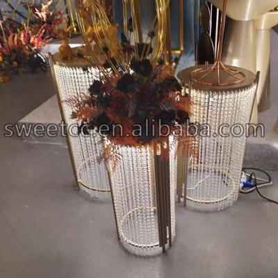 China Morden 2020 Wedding Stage Decoration CrystalCake Stand Pedestal Wedding Display Pedestals for sale