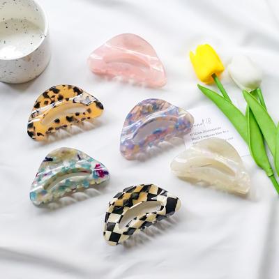 China Color-changing Korean Version Retro Hollow Shark Clip Hair Accessories Claw Soft Large Acetate Handmade Claw Clip for sale