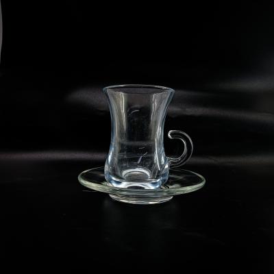 Cina Set di tazze da tè in stile arabo Materiali in vetro cristallino Tazza da tè arabica personalizzabile Set per latte tè caffè in vendita