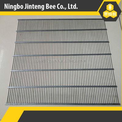 China Galvanized beekeeping equipment metal queen excluder frameless metial for sale