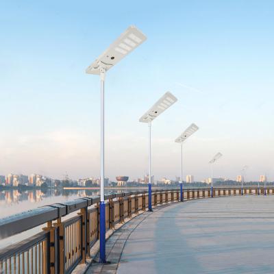 China HIGHWAY 60w 8m Solar Outdoor Light Ip66 Efficiency Led Solar Street Light for sale