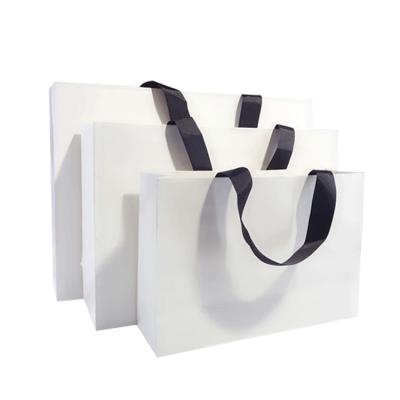 China Super Reusable Reusable White Materials New Style Craft Shopping Paper Bag Boutique Paper Gift Bag for sale