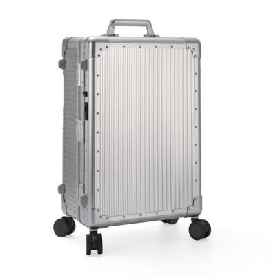 China Durable unisex luxury wind space, easy to carry, collision prevention and safetyThe suitcase for sale