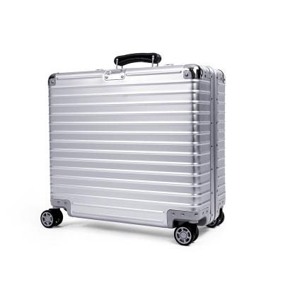 China Suitcaese 2022 hot wholesale cheap space silver portable suitcase for sale