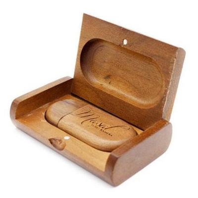 Cina Engraved 	Wooden USB Drive Usb 2.0 Flash Disk USB 3.0 Memory Stick Flash Pen Drive in vendita