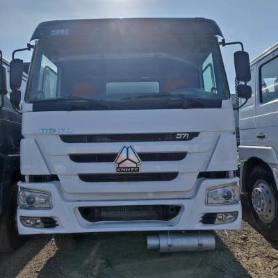 China Sinotruk Howo 371 Oil Truck Tanker 2000L 8x4 Second Hand For Fuel Delivery for sale