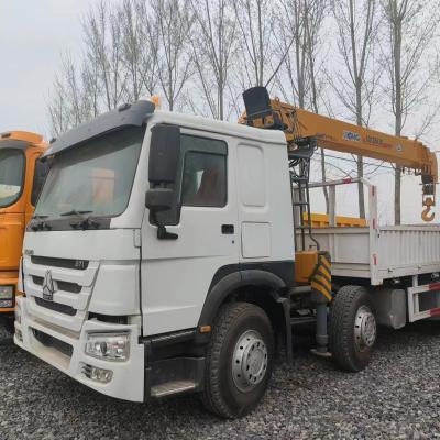 China Used Crane Truck Howo 371 375 8x4  Secondhand Sinotruk  12T for sale