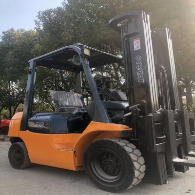 China Diesel Tuel Toyota Used Forklift 3 Ton 3 Mast With Side Shift for sale