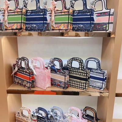 China Good Quality Luxury Women Tote Bag Purses and Purses Handbags For Women Designer Luxury Handbags 2022 Famous Brands Bags for sale