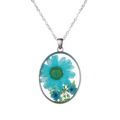 China Hot factory wholesale natural INS flower necklace dry natural glass around necklace handmade female custom FN05 wholesale for sale