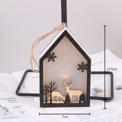 China Europe 2021 small christmas decoratioms wood crafts new christmas wooden pendant natural wood slices for sale