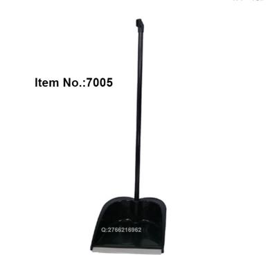 China HQ7005 Chile Hand Market Indoor Cleaning Black Dustpan With Long Iron Handle for sale