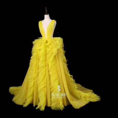 China Breathable Plus Size Prom Dresses Low V Back Pleated Ruffles Evening Party Dresses Couture Red Carpet Evening Dresses for sale