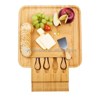 China Sustainable Picnic Basket with Rubber Wooden Cheese Board Cheese Board and Bamboo Knife Set Chopper for sale