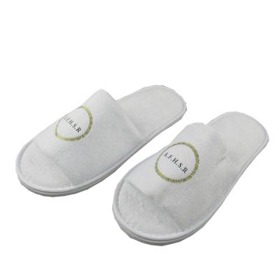 China Disposable Polyester Velvet Material Room Disposable Slippers for sale