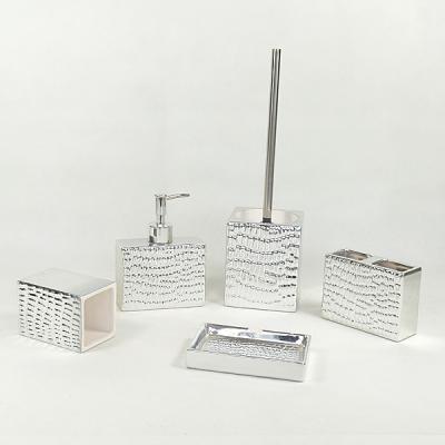 China Viable Wholesale Expensive Bathroom Accessories Ceramic Luxury Silver And Gold Bathroom Set for sale