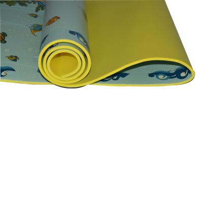 China Hot Sale Comfortable Portable Moisture Proof Mat High Density EVA Foam Picnic Mat for sale