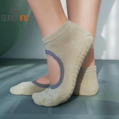 China Breathable Custom Wholesale Yoga Socks Grip Socks Pilates Grip Socks for sale