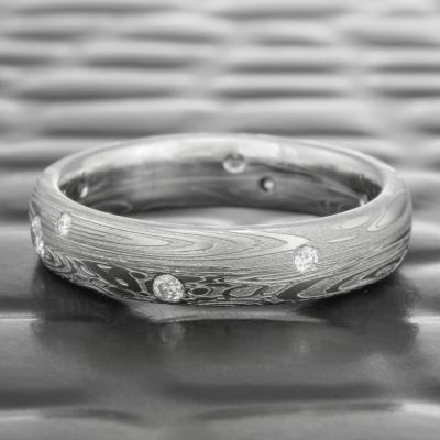 China Damascus Ring Diamond Inlay Wedding Band Men's Romantic Steel Luxurious Wedding Gift for sale