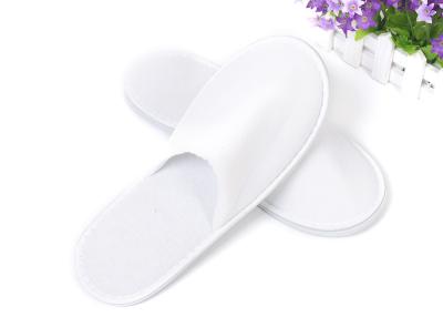 China Nonwoven Comfortable Disposable Slippers For Hotels Eco Friendly for sale