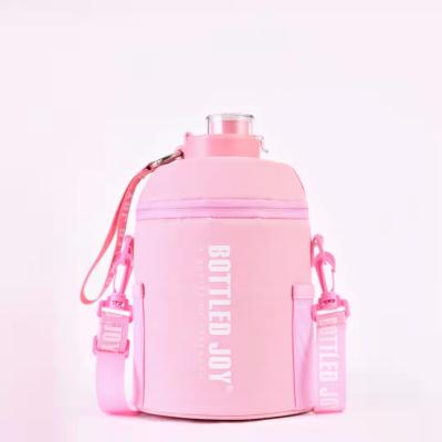 China Wholesale 2021 New Large Capacity Ton Water Cup Sleeve Sports Ton Kettle Viable Insulation Backpack Diagonal for sale