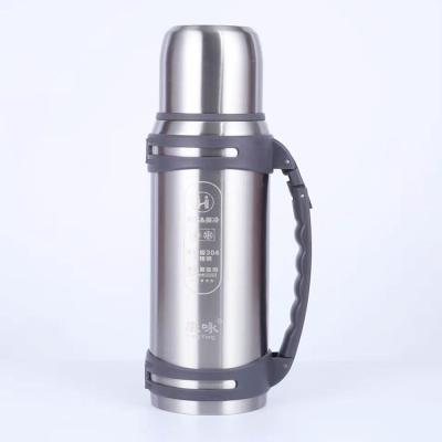 China HUAXIONG Color Car Mug Travel Thermos Pot 304 Stainless Steel Vacuum Flask Large Capacity Viable Silver Thermos Bottle for sale