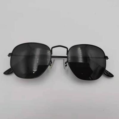 China Fashion sunglasses wholesale high quality black color classic style small frame sports sunglasses for sale