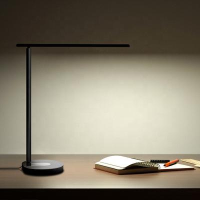 China 2019 Convenient Battery Power Source Led Table Lamp With Wireless Charger Bedside Night Desk Lamps for sale