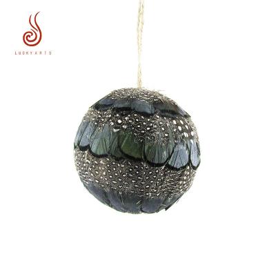 China Hot Selling Lovely Decoration Guinea Fowl Feather Ball for Christmas Party Decoration for sale