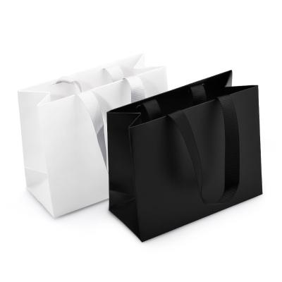 China Recyclable Custom Printed Logo Shopping Gift Bag /Kraft Paper Bag Jewelery Wrapped Accessories Black Tote Bag for sale