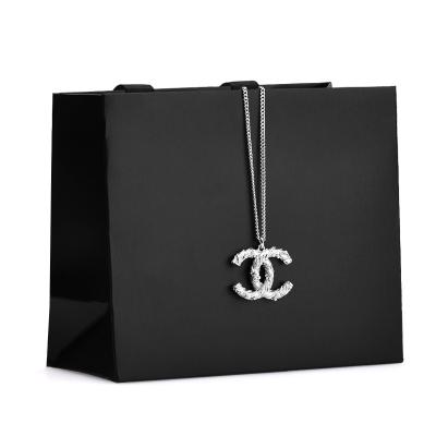 China Recyclable Custom Black Boutique Fashion Logo Paper Packaging Bag Ring Necklace Earrings Printable Jewelry Gift Bag for sale