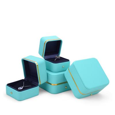 China Luxury Leather Ring Jewelry Box Wedding Jewelery Packaging Stain Ring Box Wholesale for sale