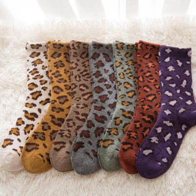 China QUICK DRY Winter Wool Women Crew Socks Warm Comfortable Leopard Booties Breathable Socks for sale