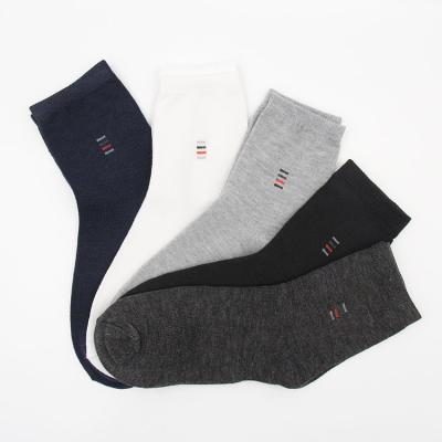 China Breathable Fashion Comfortable Factory Direct Spring Trend Simplicity Cylinder Socks for sale