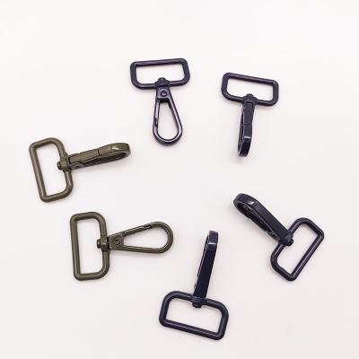 China Handbag accessories factory wholesale 25mm dog hook color paint swivel zinc alloy spring snap hooks for sale