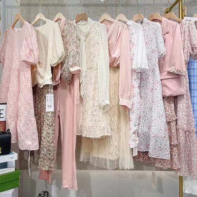 China Wholesale Cheap Second-Hand Mixed Clothing Clothing Summer Retro Old Recycle Women's Clothing End Clearance Current Women's Wear for sale