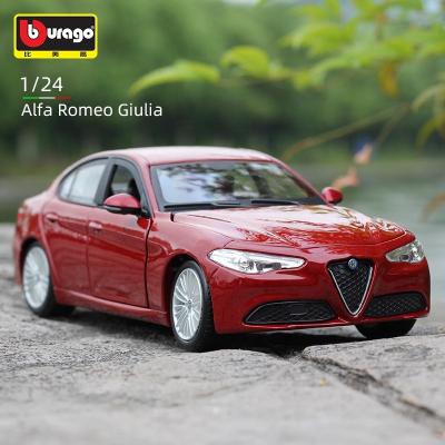 China Diecast Model Toy Bburago 1:24 Alpha Romeo Giulia Alloy Luxury Vehicle Diecast Car Gift Die Collection Diecast Collectible Toys Hobby for sale