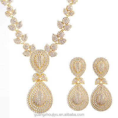 China Other Saudi Arabia Pakistan Women's Jewelry Necklace Earring Set Banquet Dress Hot Sale 18k Gold Jewelry Matching Party Gifts for sale