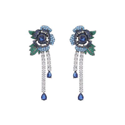 China 2022 high quality casual/sporty fashion zircon flower earrings are suitable for party banquet catwalk fashion earrings for sale