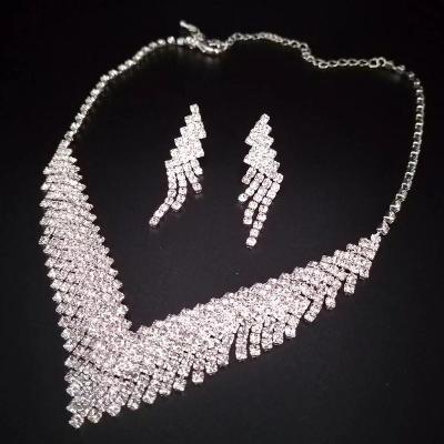 China 2021 TRENDY Fashion Set White Diamond Necklace Earrings Set Electroplated Steel for sale