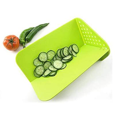 China Viable Rinse Strainer Foldable Cutting Board Veggie Fruit Fruit Cutting Board Green BPA Free Plastic Multifunctional Cutting Board Mat for sale