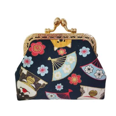 China Eco-Friendly Floral Pockets Canvas Classic Art Handcrafted Coin Purses With Two Sections for sale