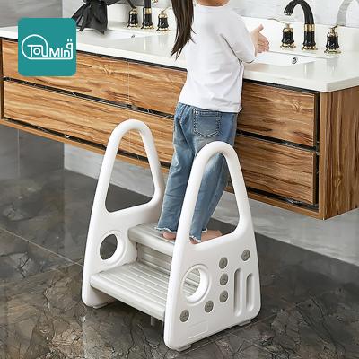 China 2021 Kids Helper Kitchen Ladder Adjustable Cheap Portable Toddler Chair Luxury Foldable Foot (Waist) Baby Ladder Stool For Kids for sale