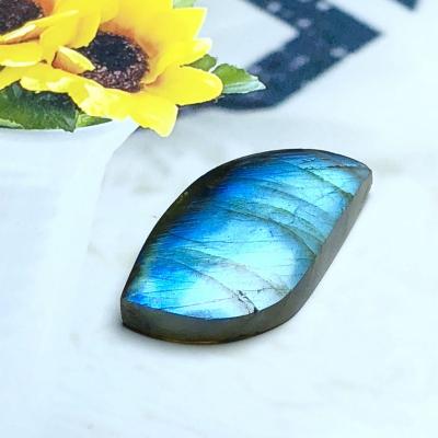 China Natural Highly Polished Blue Labradorite Instant Crystal Crystal Crafts Gemstone Feng Shui from China Irregular Natural Leaf for sale